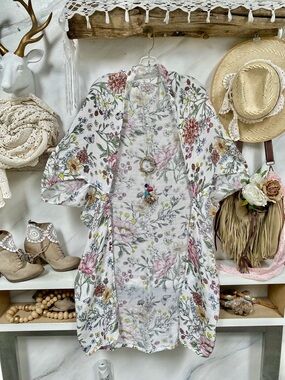 Granny boho lounge cocoon shrug kimono cover up cottagecore farmhouse vibe